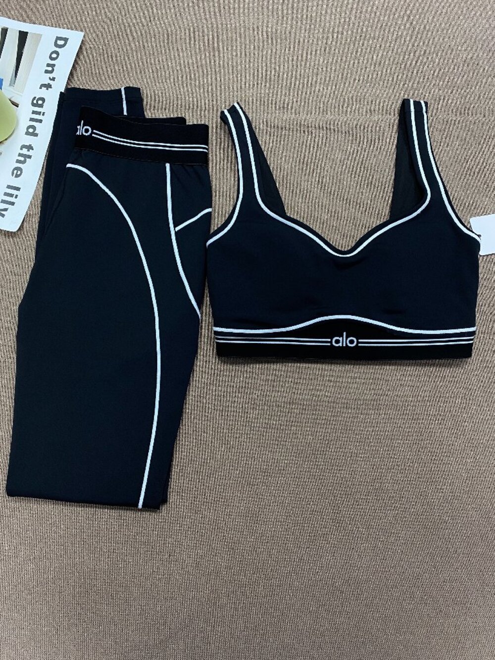 💖ALO Yoga Airbrush Matching Set| Black/White Bra&High-Waist Leggings|Limited - Picture 9 of 12